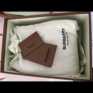 Burberry beautiful sneakers like new!!!